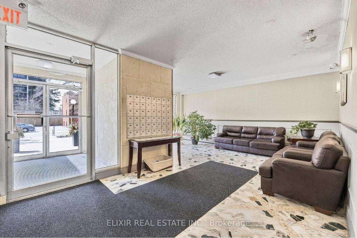 15 Elizabeth St N 605 — photo 6 of 20