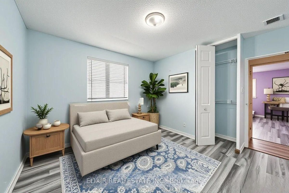 15 Elizabeth St N 605 — photo 15 of 20