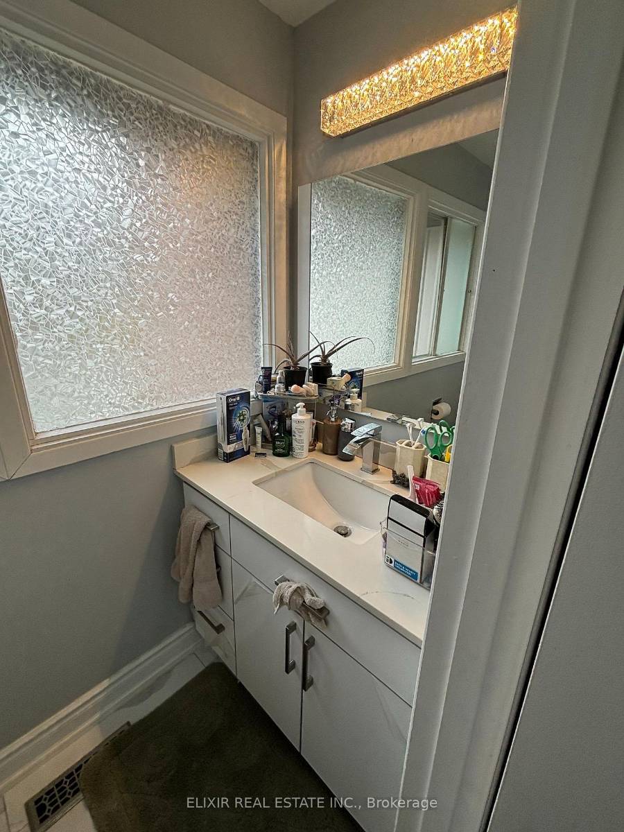 26 Roughfield Cres — photo 11 of 22