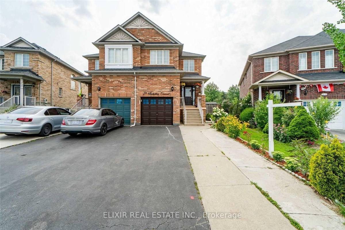 29 Timbertop Cres Upper Level — photo 1 of 22