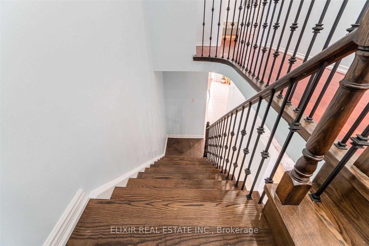 29 Timbertop Cres Upper Level — photo 13 of 22