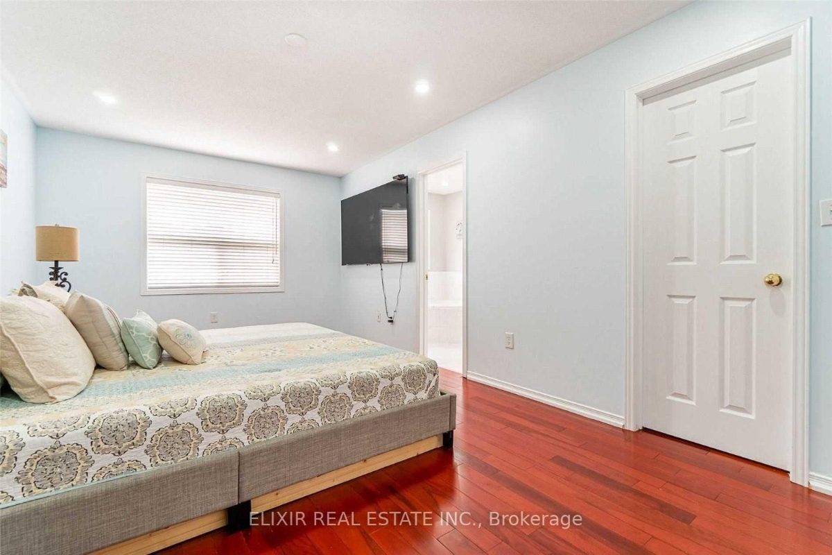 29 Timbertop Cres Upper Level — photo 16 of 22
