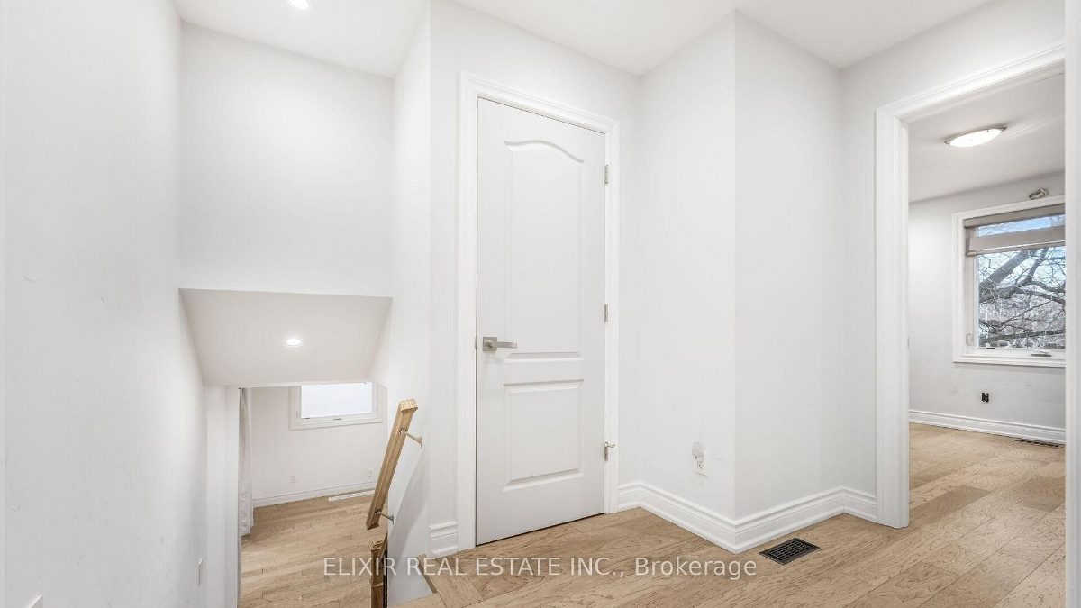 43 Bromley Cres — photo 15 of 29