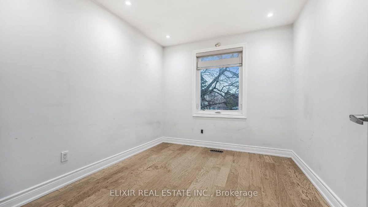 43 Bromley Cres — photo 19 of 29