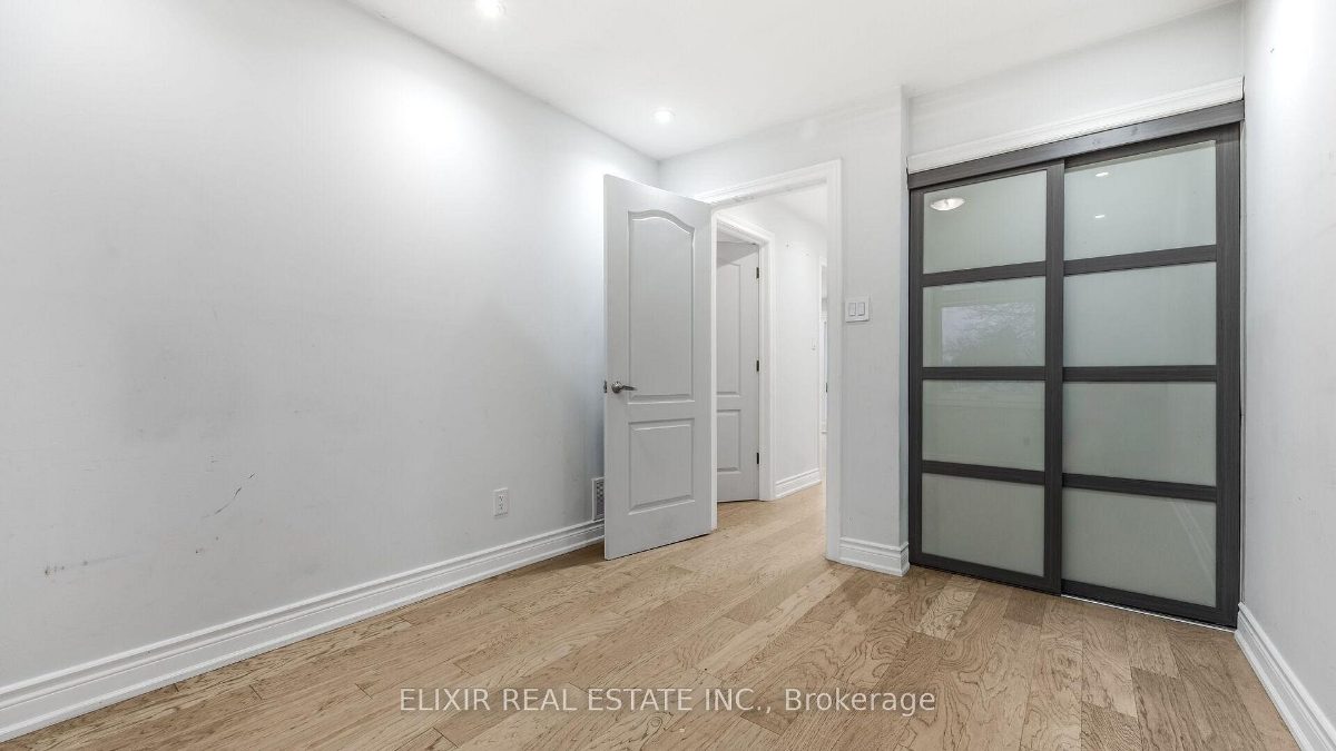 43 Bromley Cres — photo 20 of 29
