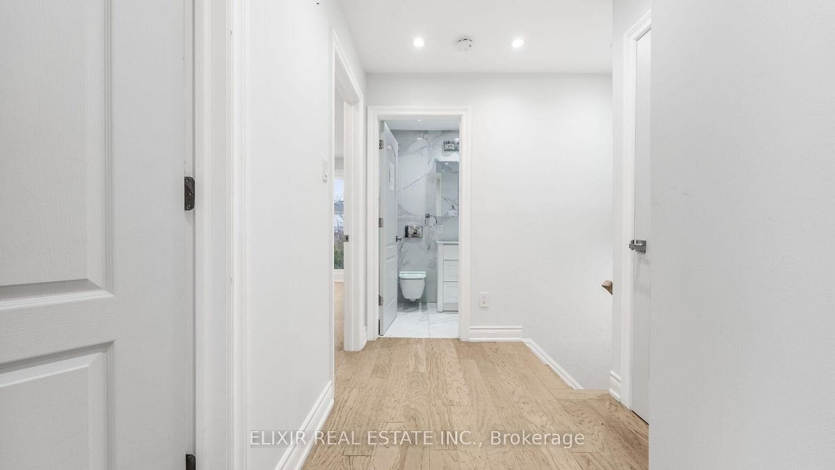43 Bromley Cres — photo 22 of 29