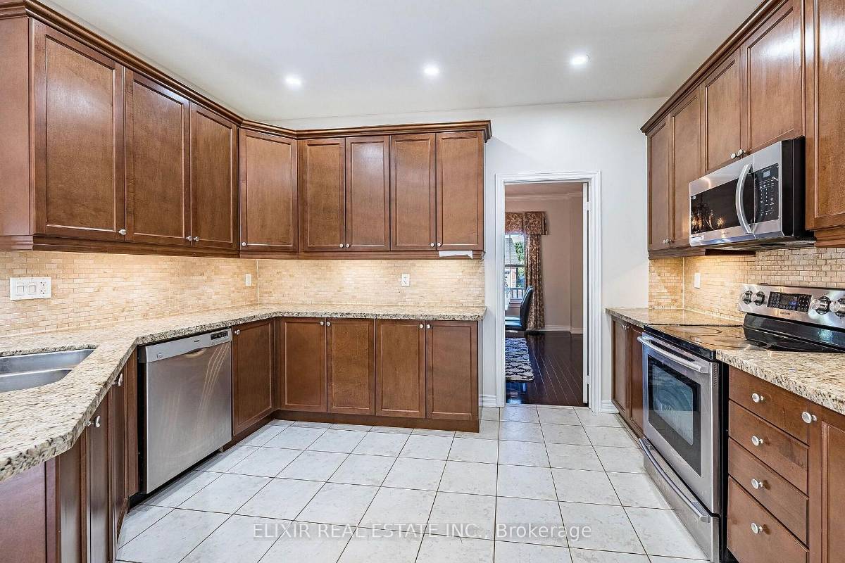 76 North Riverdale Dr — photo 10 of 44