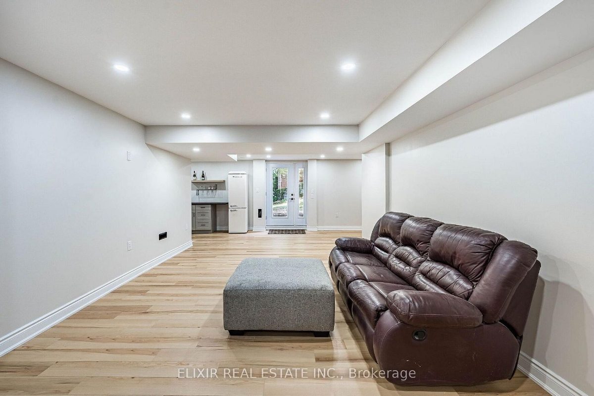 76 North Riverdale Dr — photo 28 of 44